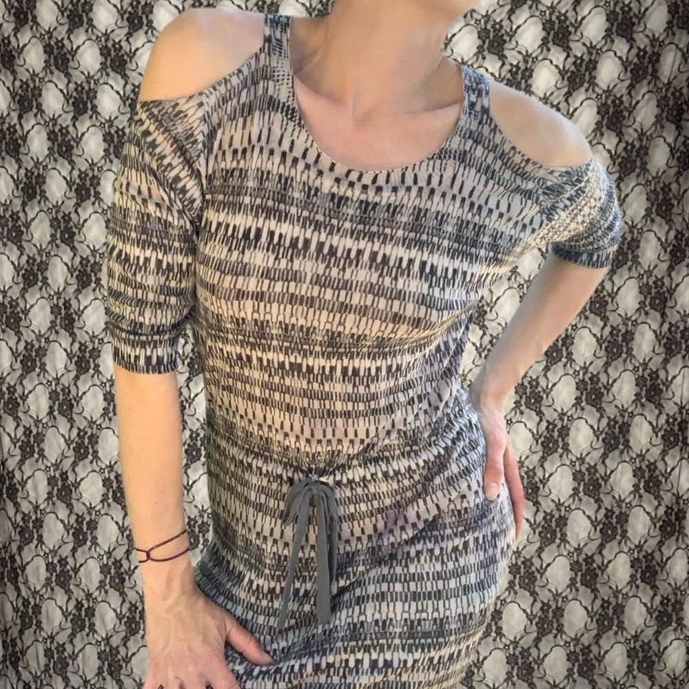 armani exchange 100% wool cold shoulder light sweater dress sz small